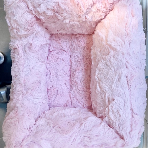 Hello Doggie Bella Dog Bed - Picture 5 of 6